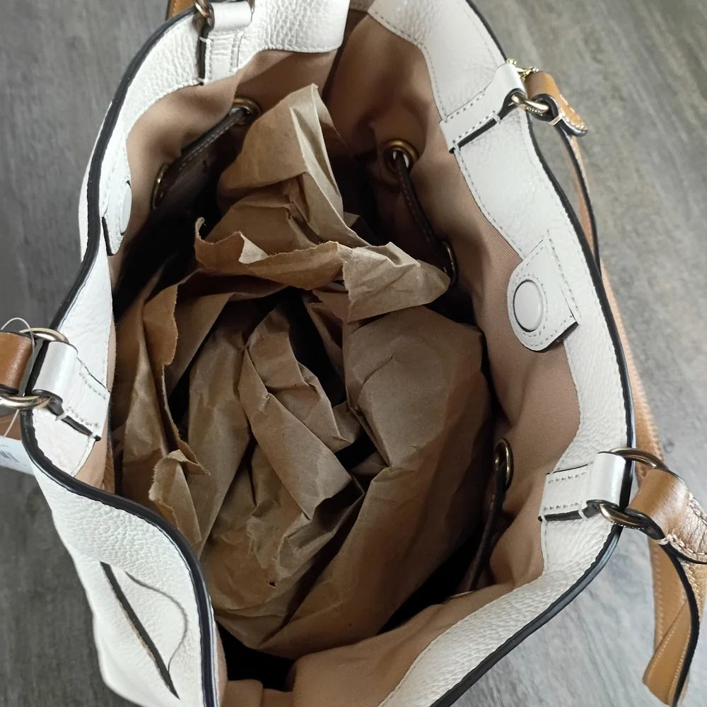 Coach Andy Tote W/Horse & Carriage Logo With Pebbled Leather In Chalk NWT - Picture 10 of 14